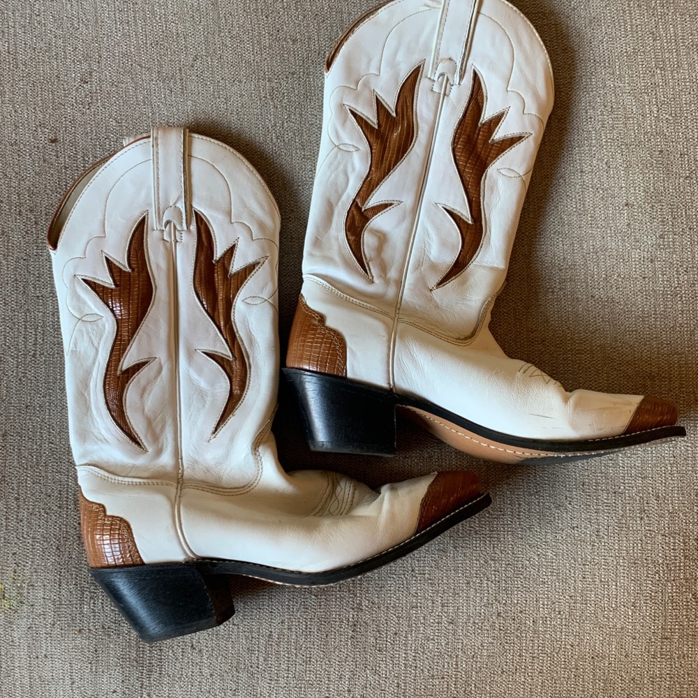 Vintage tan and white Kenny Rogers cowgirl boots, size 6.5 excellent condition